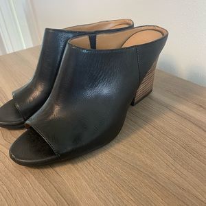 Peep toe slide, 2.5” heel